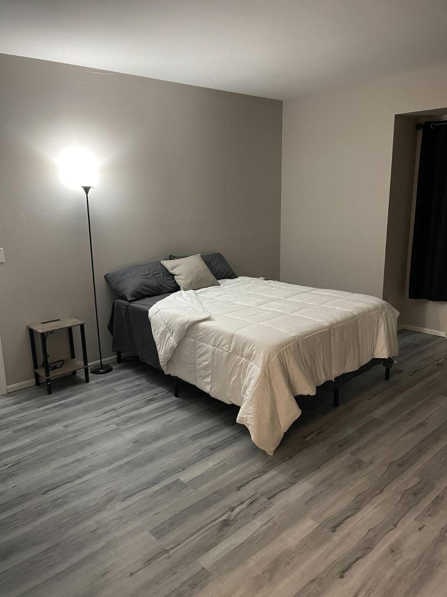 Private In Southfordsouthbury Apartment